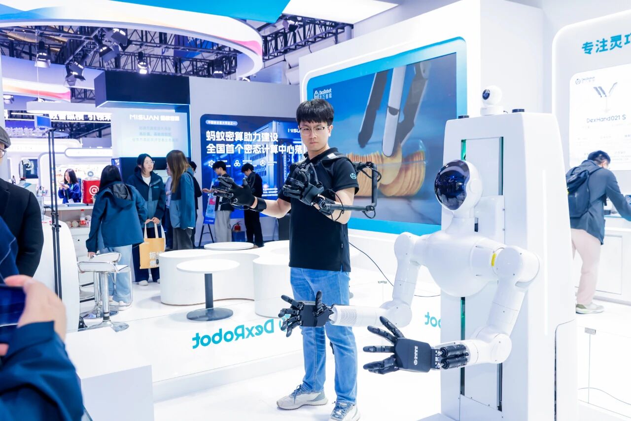 1762909930853127.jpg 7ac10a5a363e2a8a0d405fa8d7a3ccc5.jpg